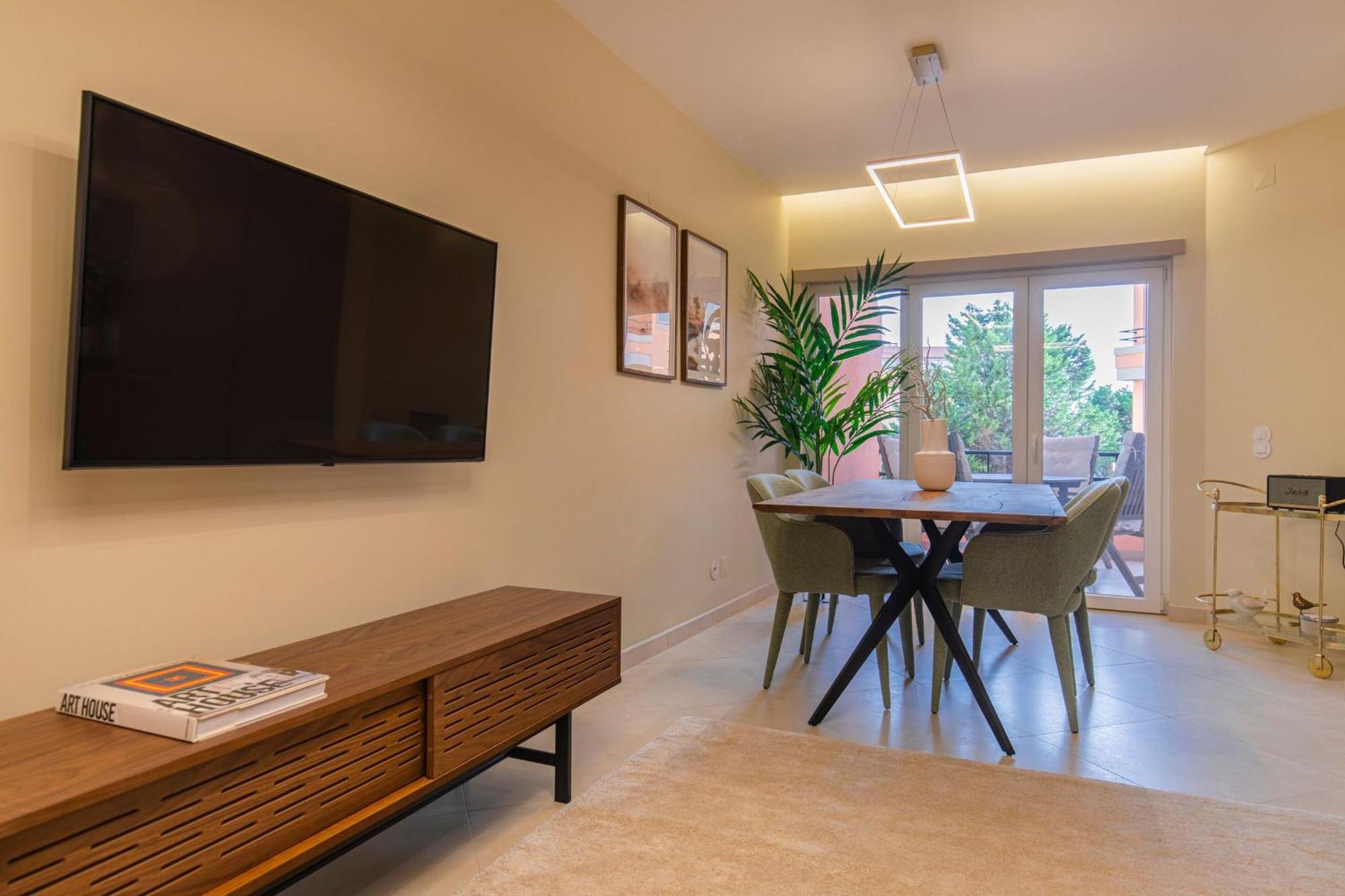 Deluxe 2Bdr Apartment In Carcavelos By Lovelystay ภายนอก รูปภาพ