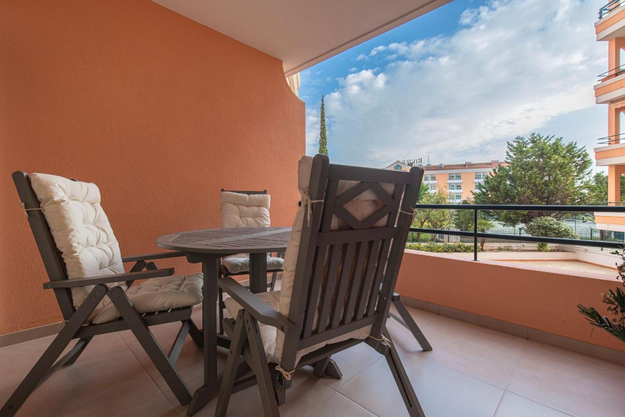 Deluxe 2Bdr Apartment In Carcavelos By Lovelystay ภายนอก รูปภาพ