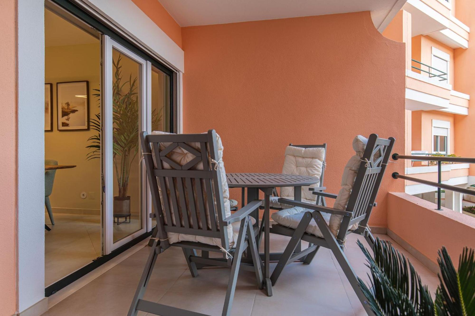 Deluxe 2Bdr Apartment In Carcavelos By Lovelystay ภายนอก รูปภาพ
